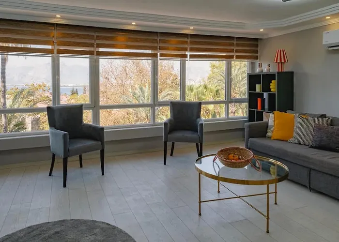 Maxi Homes Hadrian Viva Central Walking Distance to Kaleiçi Appartement